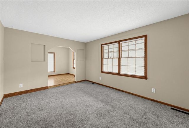 9816 Bellaire Street, Kansas City, MO 64134