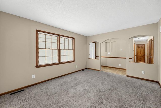 9816 Bellaire Street, Kansas City, MO 64134