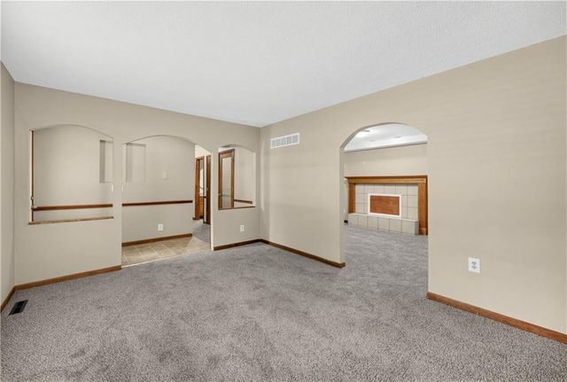 9816 Bellaire Street, Kansas City, MO 64134