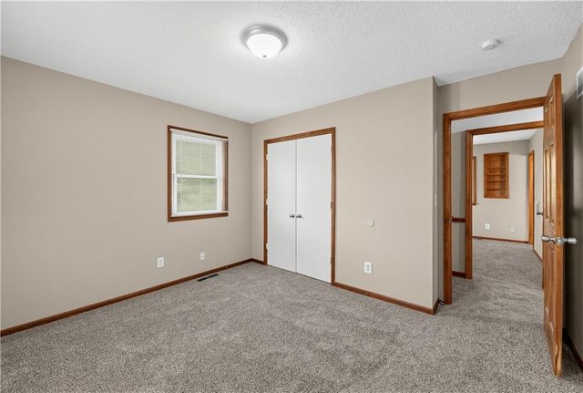 9816 Bellaire Street, Kansas City, MO 64134