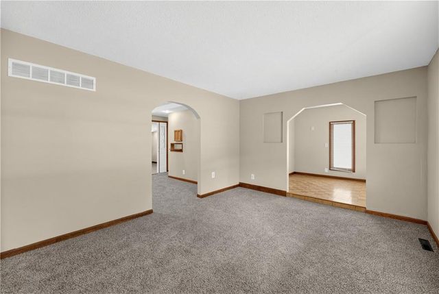 9816 Bellaire Street, Kansas City, MO 64134