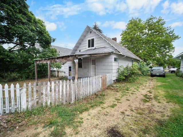 2618 N Stevens St, Spokane, WA 99205