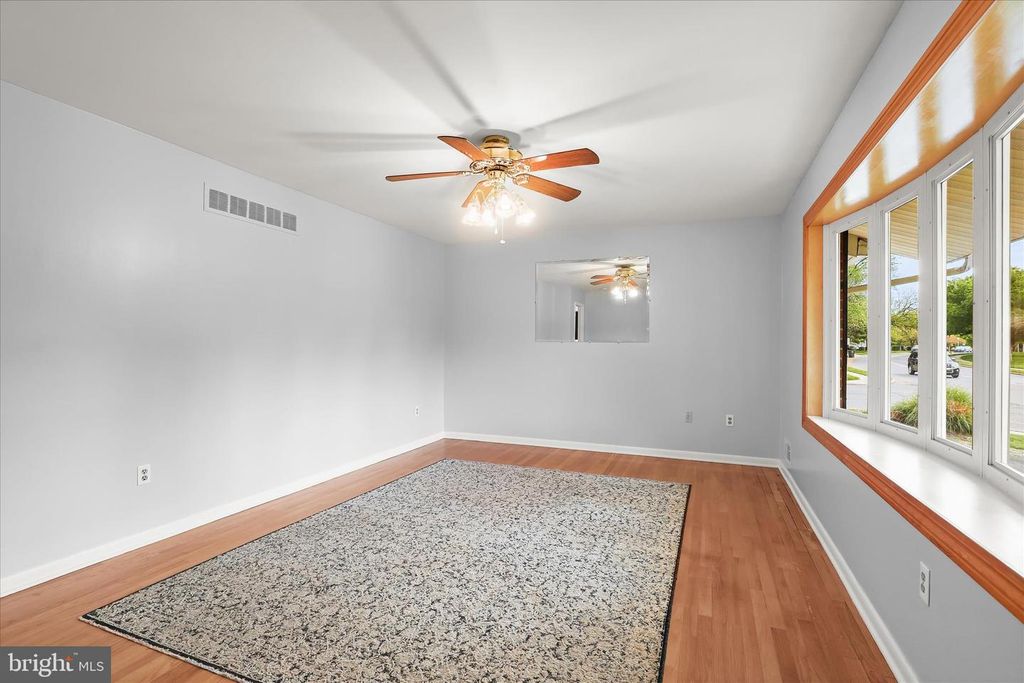 Image 9 of property listing at 1309 TANEY AVE, Frederick, MD 21702