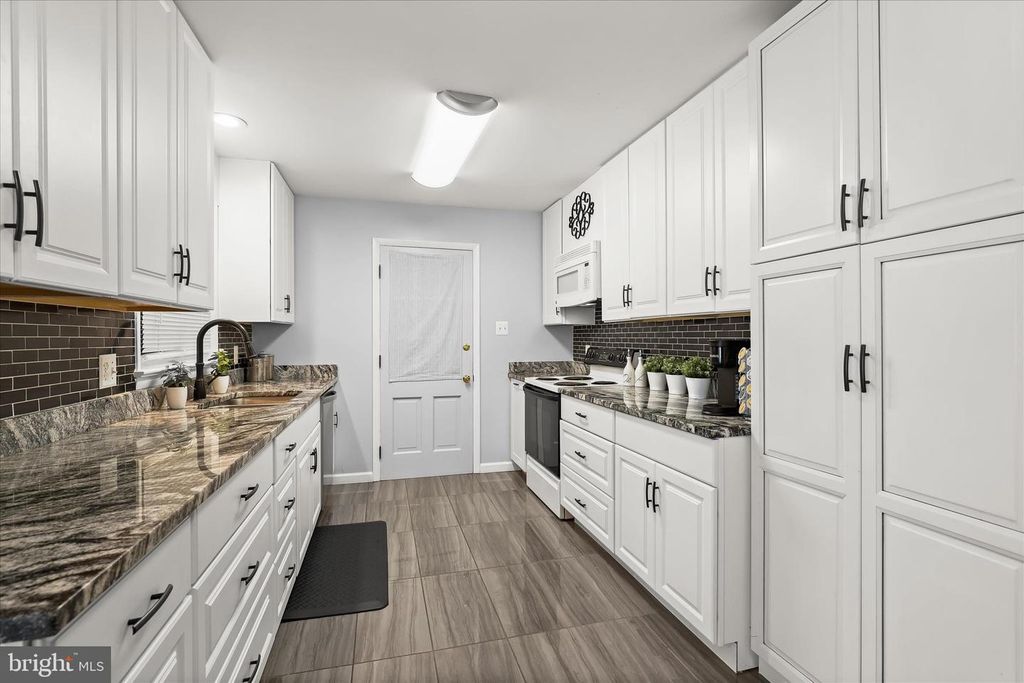 Image 11 of property listing at 1309 TANEY AVE, Frederick, MD 21702