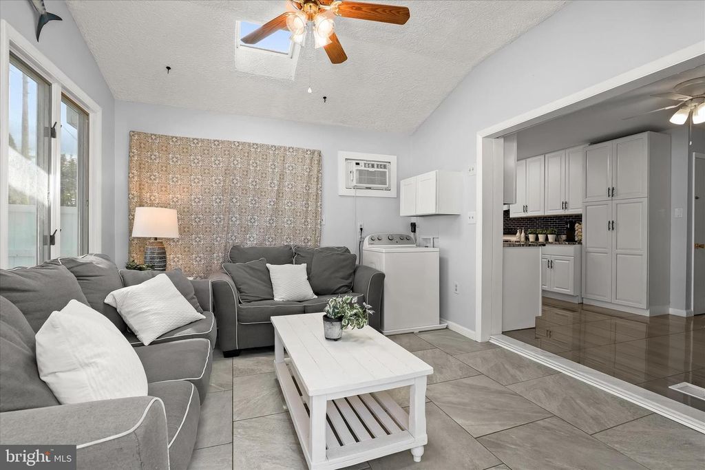 Image 17 of property listing at 1309 TANEY AVE, Frederick, MD 21702