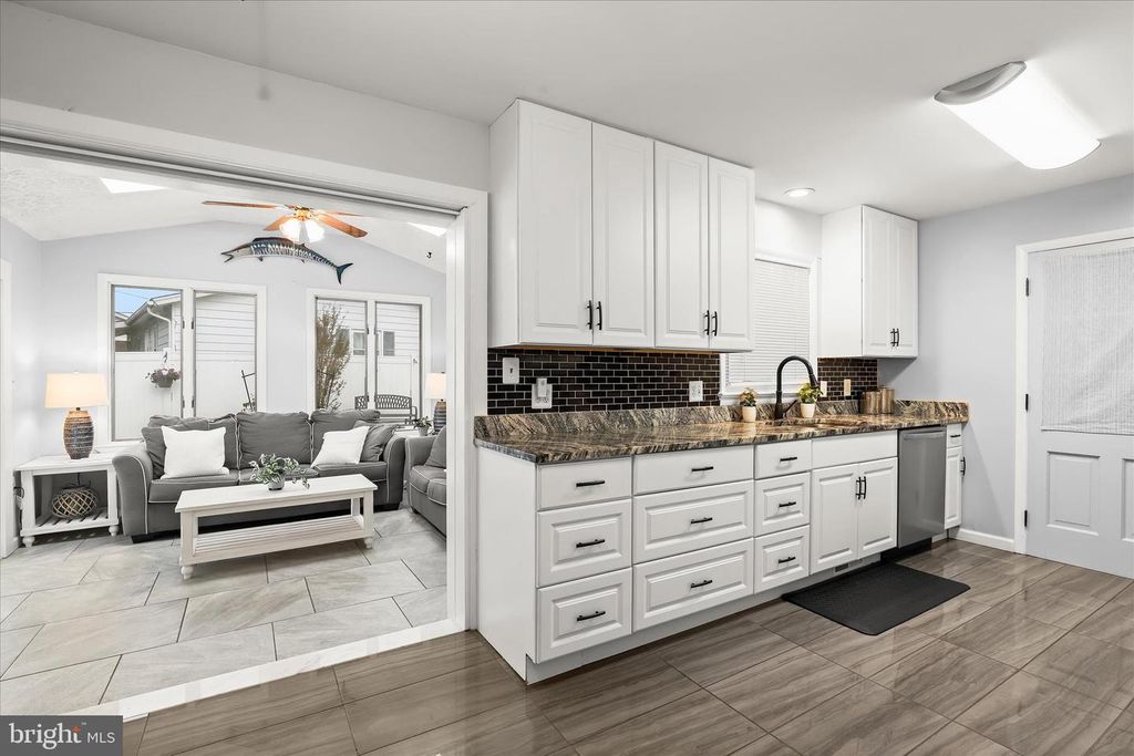 Image 5 of property listing at 1309 TANEY AVE, Frederick, MD 21702