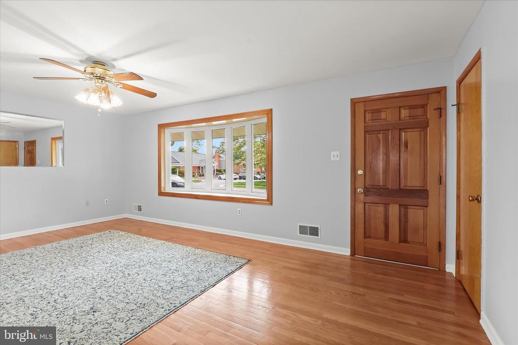 Image 7 of property listing at 1309 TANEY AVE, Frederick, MD 21702