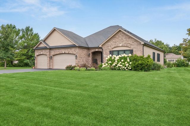 5325 Goldenrod Drive, Oswego, IL 60543