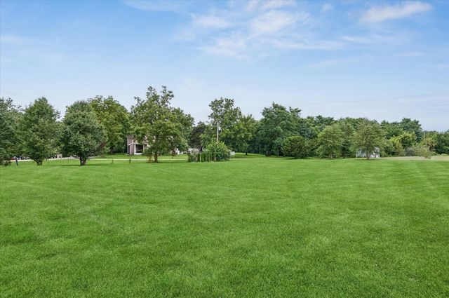 5325 Goldenrod Drive, Oswego, IL 60543