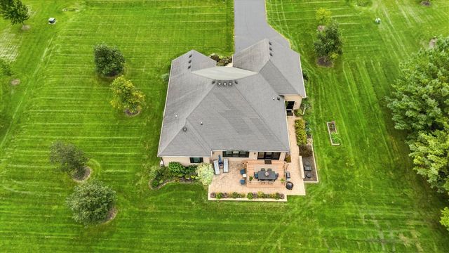 5325 Goldenrod Drive, Oswego, IL 60543