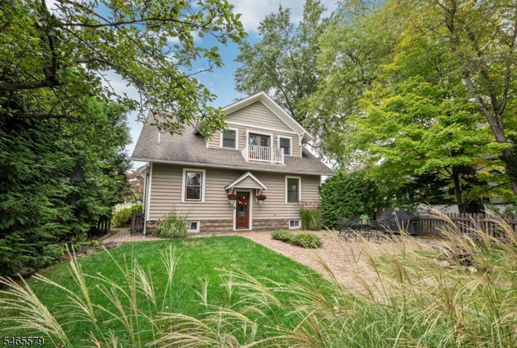365 Walthery Ave, Ridgewood Village, NJ 07450 — photo 4