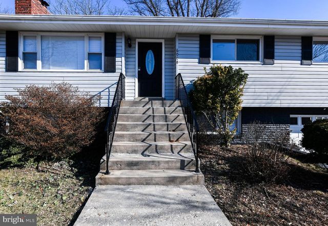 6008 MIDDLETON LN, Temple Hills, MD 20748