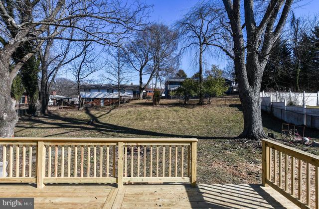 6008 MIDDLETON LN, Temple Hills, MD 20748