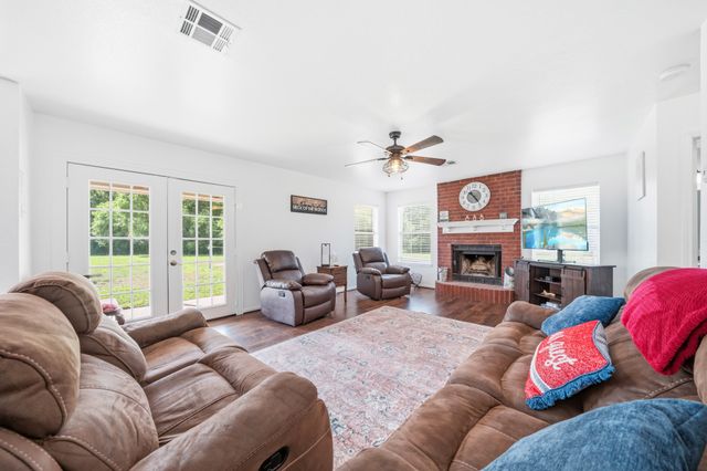 129 Lemley Lane, Waco, TX 76705