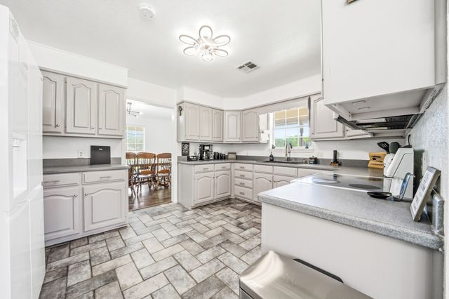 129 Lemley Lane, Waco, TX 76705