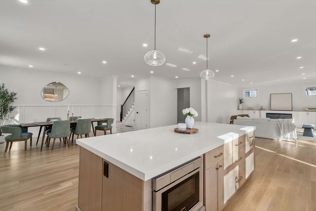 72 Valley Rd, Needham, MA 02492