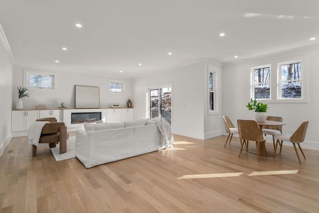 72 Valley Rd, Needham, MA 02492