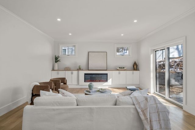 72 Valley Rd, Needham, MA 02492