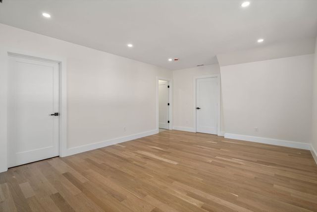 72 Valley Rd, Needham, MA 02492