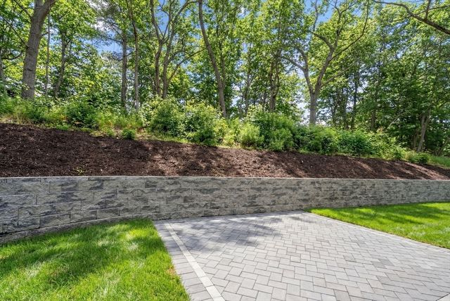 72 Valley Rd, Needham, MA 02492