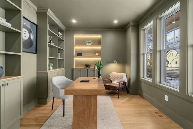 72 Valley Rd, Needham, MA 02492