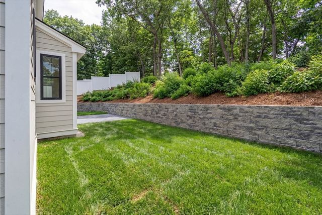 72 Valley Rd, Needham, MA 02492