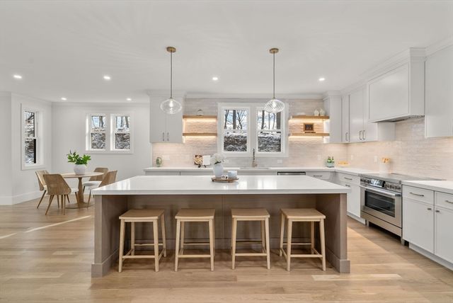 72 Valley Rd, Needham, MA 02492