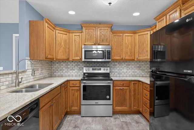 1711 Lafayette Avenue 23, Lebanon, IN 46052