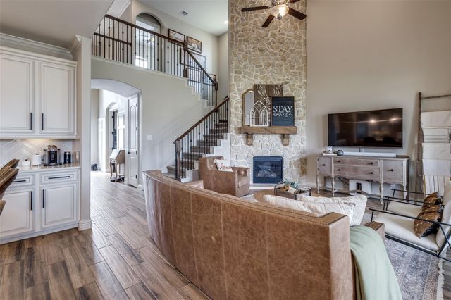 2704 Spring Canyon Drive, League City, TX 77573