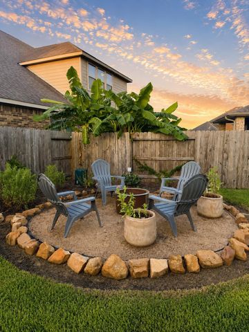 2704 Spring Canyon Drive, League City, TX 77573