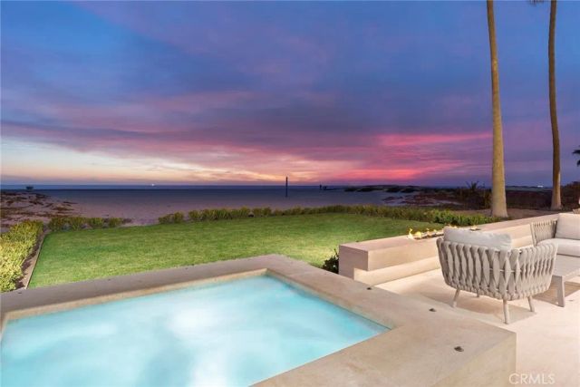 2108 E Oceanfront, Newport Beach, CA 92661