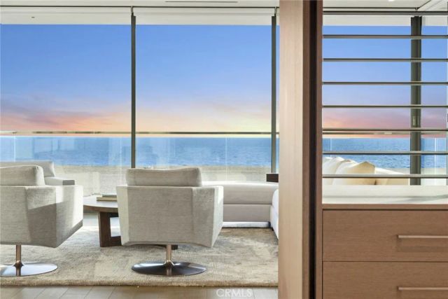 2108 E Oceanfront, Newport Beach, CA 92661