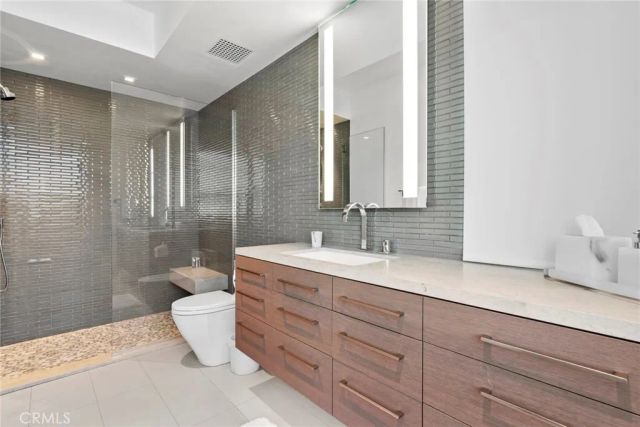 2108 E Oceanfront, Newport Beach, CA 92661