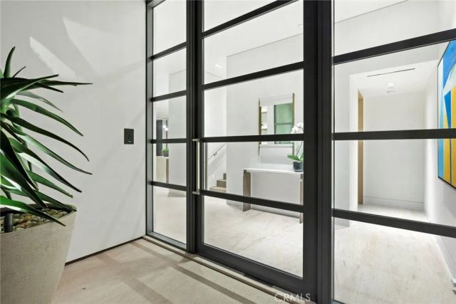 2108 E Oceanfront, Newport Beach, CA 92661