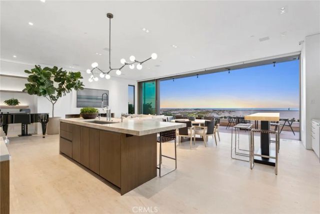 2108 E Oceanfront, Newport Beach, CA 92661