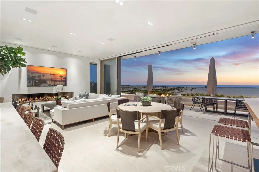2108 E Oceanfront, Newport Beach, CA 92661