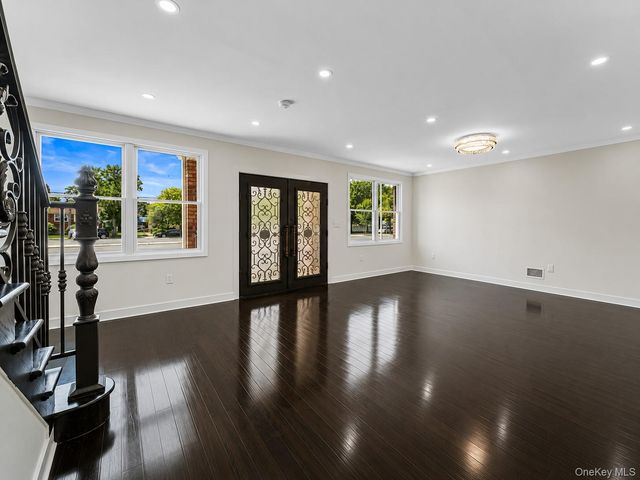 8341 Little Neck Parkway, Glen Oaks, NY 11004