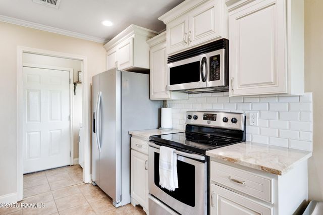120 Troubadore Drive, Youngsville, LA 70592