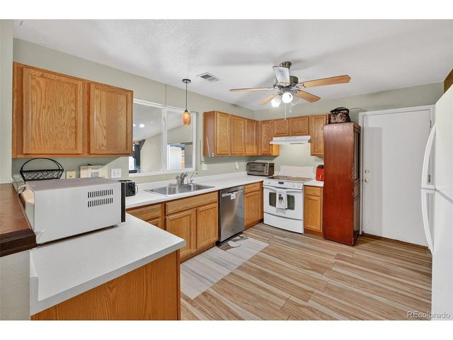 15852 E 48th Pl, Denver, CO 80239