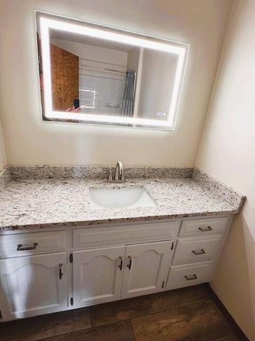 916 Fort Court, Nixa, MO 65714