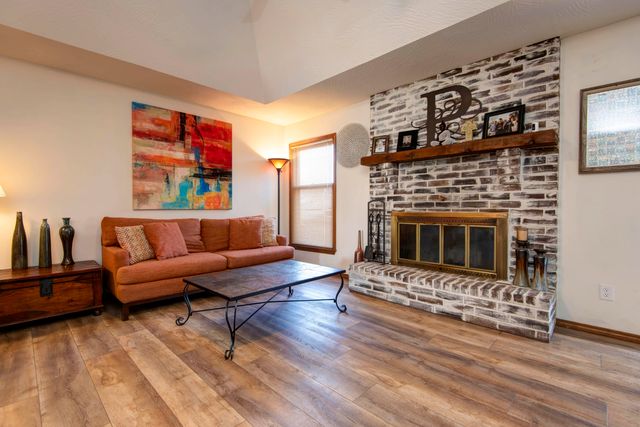 916 Fort Court, Nixa, MO 65714