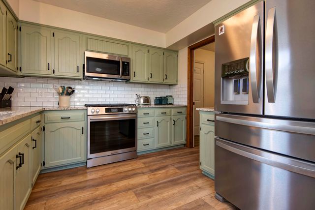 916 Fort Court, Nixa, MO 65714