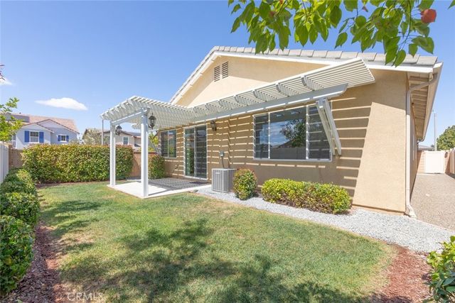 38121 SUMMER RIDGE Drive, Murrieta, CA 92563
