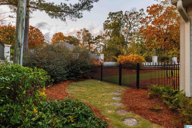 3301 KENSINGTON LANE, Vestavia Hills, AL 35243