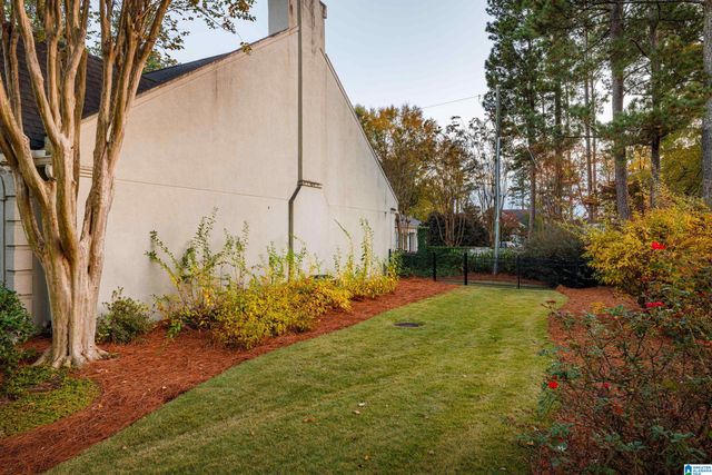 3301 KENSINGTON LANE, Vestavia Hills, AL 35243