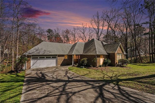 2161 Lakeway Drive, Dacula, GA 30019