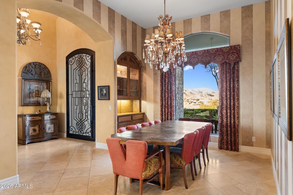 Image 10 of property listing at 1915 E MUIRWOOD Drive, Phoenix, AZ 85048