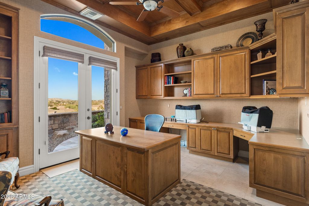 Image 12 of property listing at 1915 E MUIRWOOD Drive, Phoenix, AZ 85048