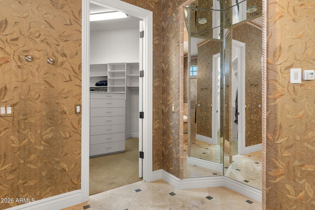 Image 19 of property listing at 1915 E MUIRWOOD Drive, Phoenix, AZ 85048