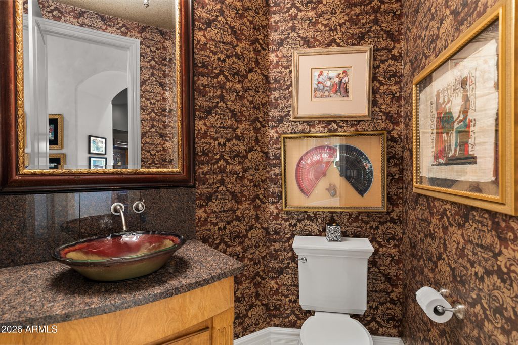 Image 27 of property listing at 1915 E MUIRWOOD Drive, Phoenix, AZ 85048